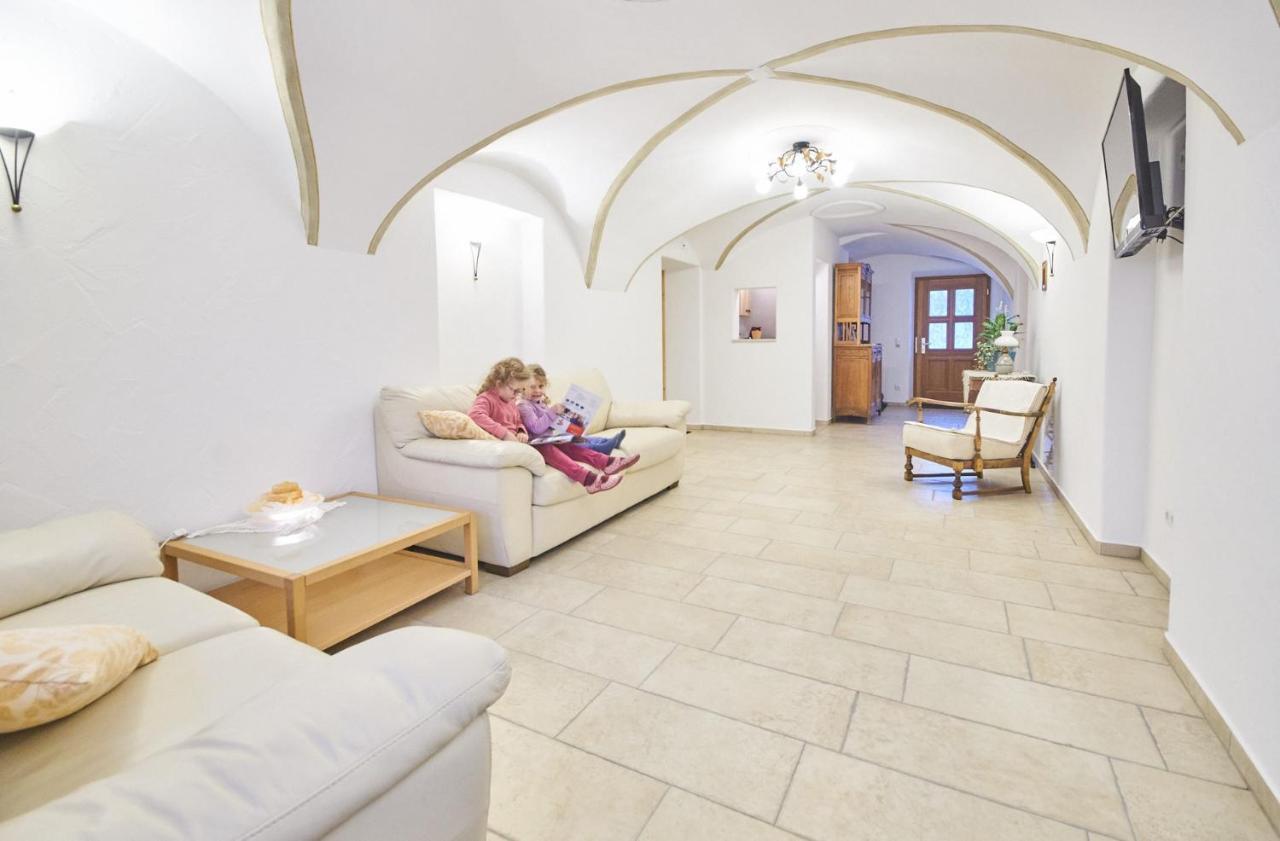 Stadel Hof Altoetting Buitenkant foto